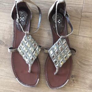 Flat sandals